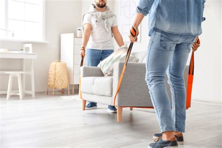 How much should I pay someone to move furniture?