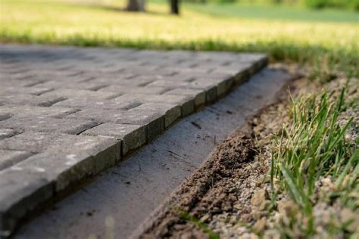 What is the best lawn edging to use?