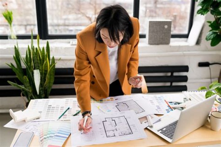 Where do interior designers look for internships?